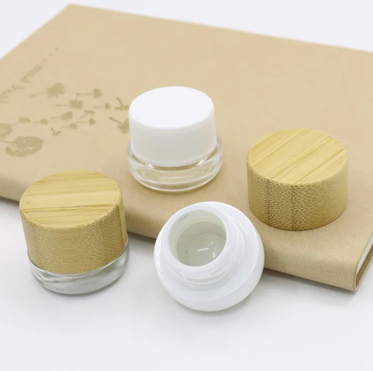 Eco Friendly Mini Empty 5ml 7ml Glass Eye Cream Cosmetic Concentrate Containers Jars With Bamboo Wood Lid